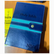 NIV Holy Bible Men Pressbutton (BIBLICA)