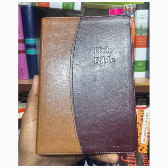 NIV Standard Bible Center Column Reference Brown Duo by (BIBLICA)
